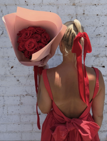 Hot To Trot Rose Bunch