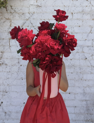 Hot To Trot Rose Vase